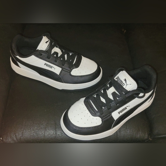 EUC Kid's Puma Caven 2.0 Black and White Sneakers - Picture 1 of 6